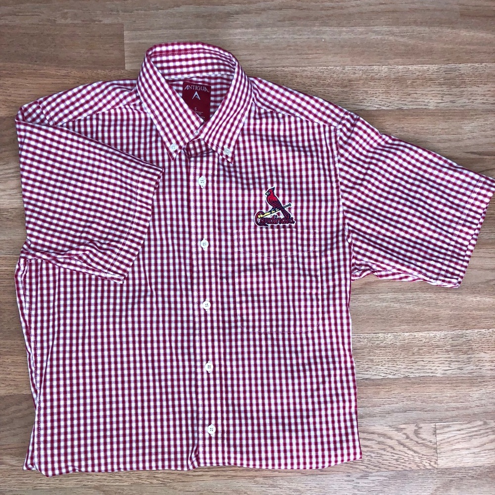 St Louis Cardinals baseball short sleeve shirt.